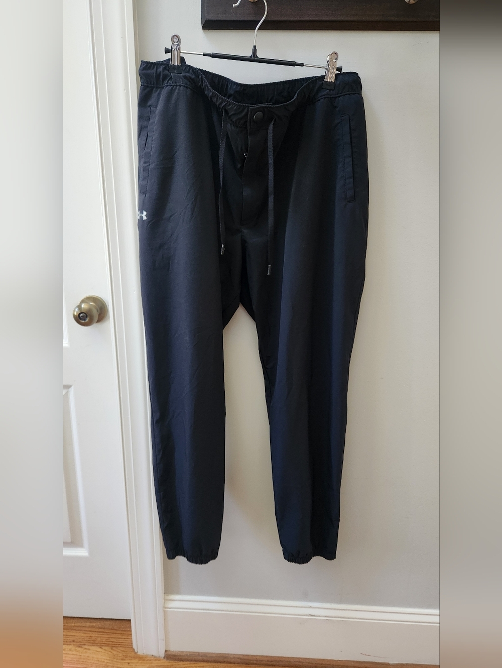 Like New Under Armour Womens Black Performance Joggers
